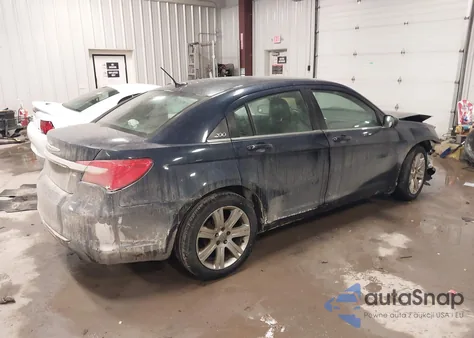 2013 Chrysler 200 Lx z USA, uszkodzony, nr VIN 1C3CCBAB7DN705066